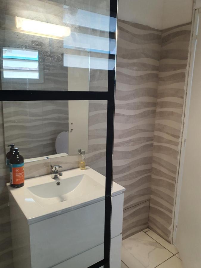 Bungalow Vacances Sainte-Rose Luaran gambar