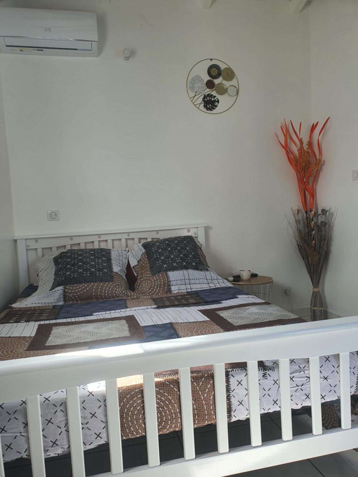 Bungalow Vacances Sainte-Rose Luaran gambar
