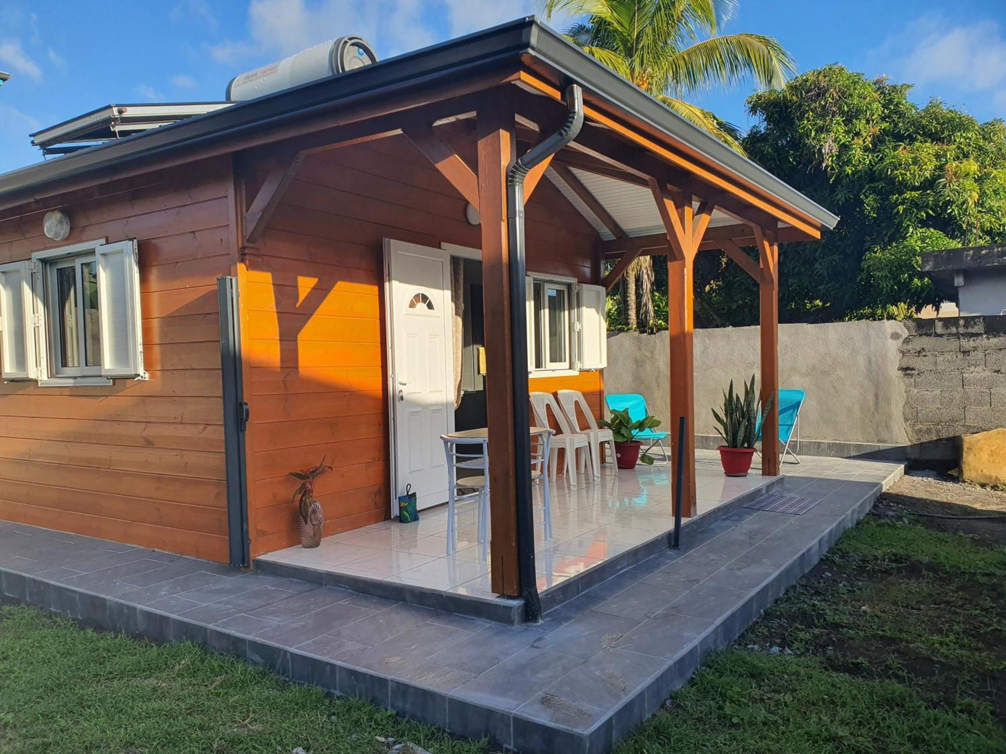 Bungalow Vacances Sainte-Rose Luaran gambar