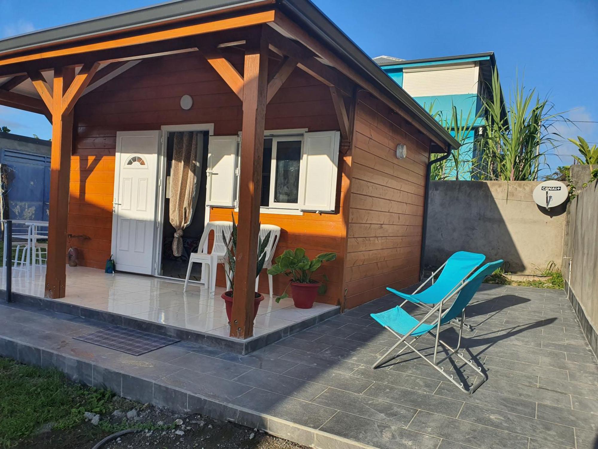 Bungalow Vacances Sainte-Rose Luaran gambar