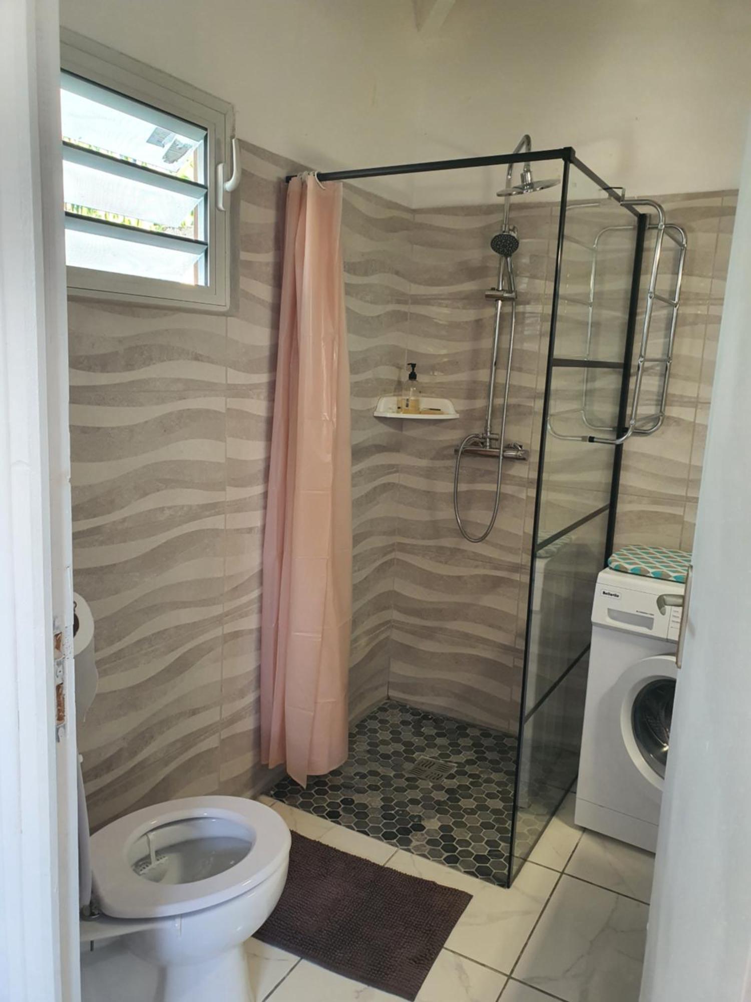 Bungalow Vacances Sainte-Rose Luaran gambar