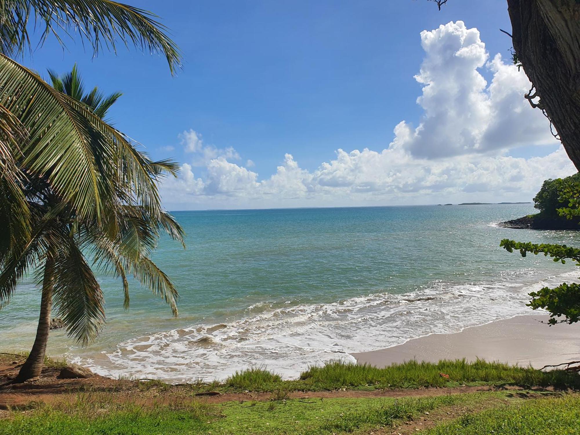 Bungalow Vacances Sainte-Rose Luaran gambar