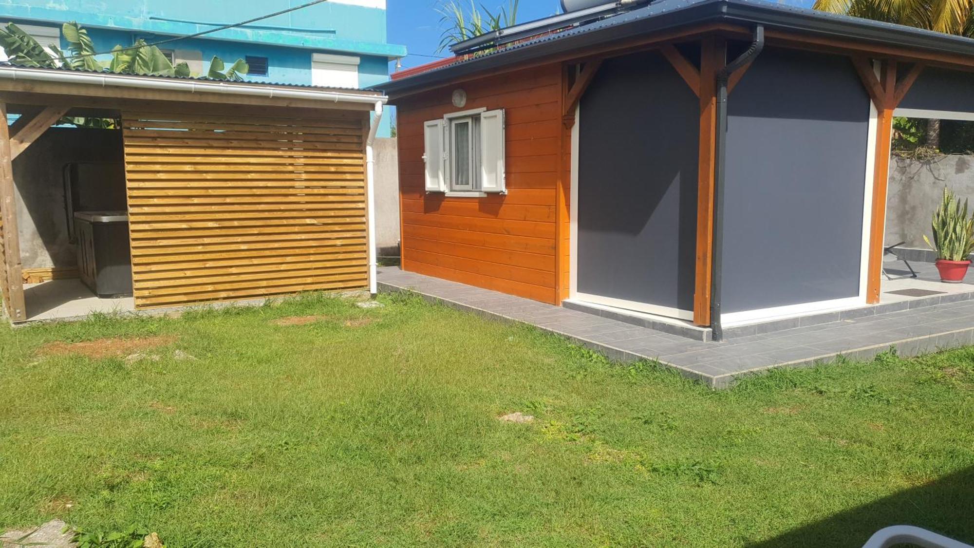 Bungalow Vacances Sainte-Rose Luaran gambar
